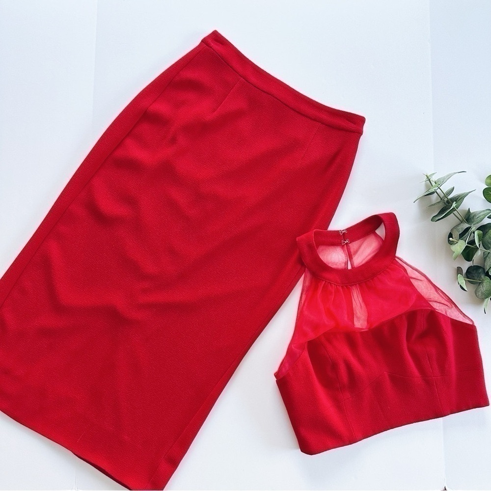 Dress The Population Women’s Elliana Two-Piece Faux Halter Set Rouge - Picture 4 of 13